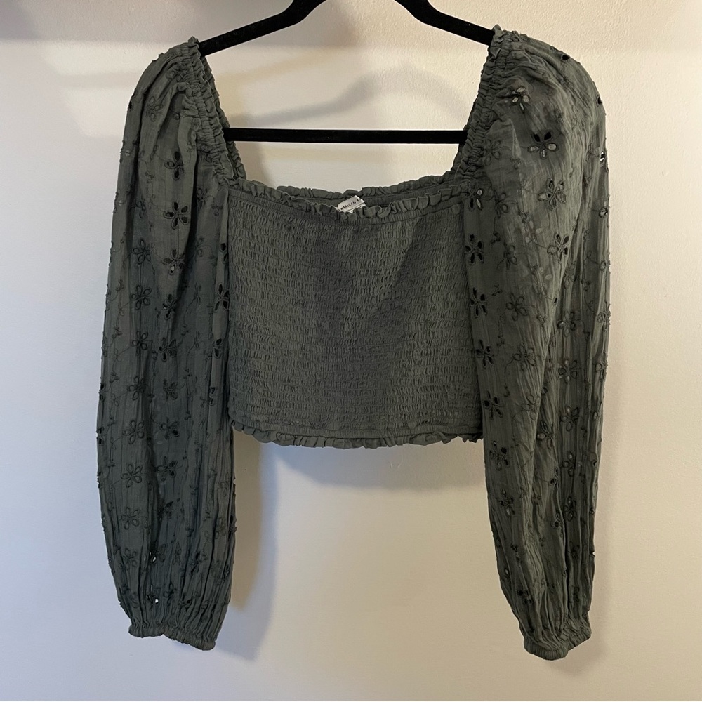 American Eagle green cropped blouse.